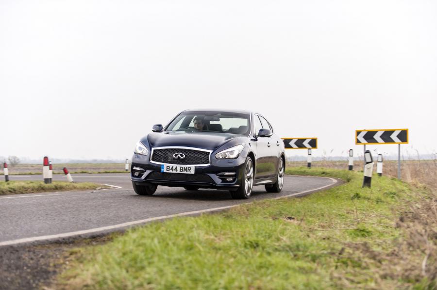  Infiniti Q70 S 2015 года  (UK) (фото 7 из 21)